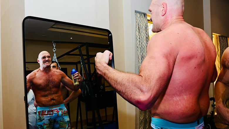 Tyson Fury khoe thân hình lý tưởng trước trận đấu Usyk - Ảnh 1