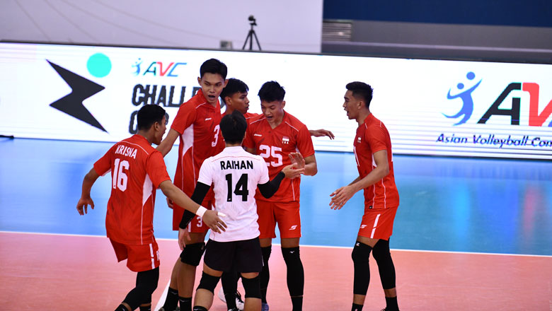 Bóng chuyền nam Indonesia thua cực thảm khi mang đội trẻ dự AVC Challenge Cup 2024 - Ảnh 1