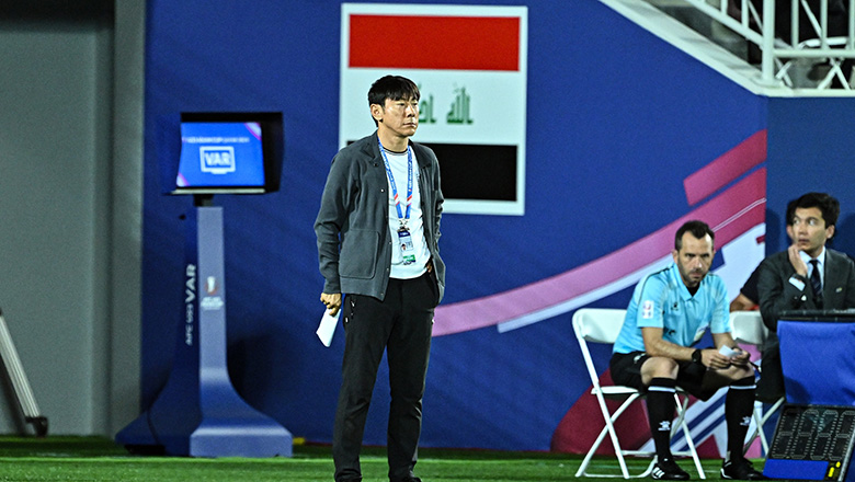 HLV Shin Tae Yong nhập viện vì stress trước trận Indonesia vs Iraq - Ảnh 1