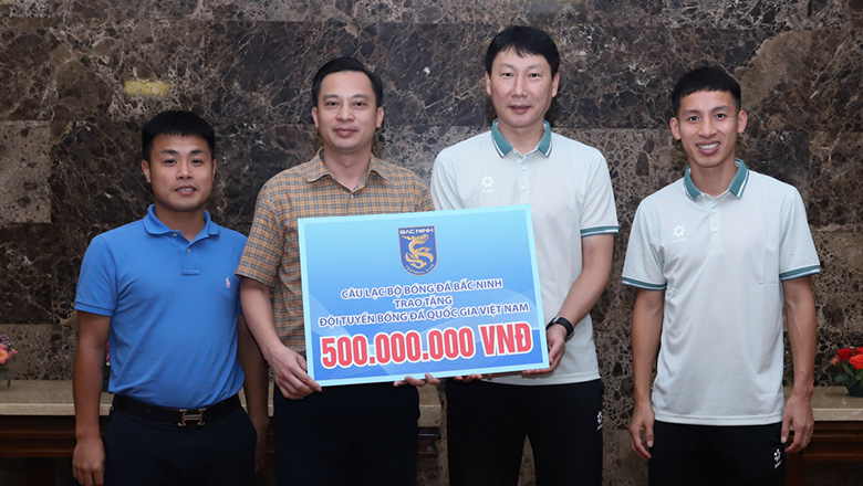 Đội bóng của thầy Park thưởng khủng cho ĐT Việt Nam sau trận thắng Philippines - Ảnh 1