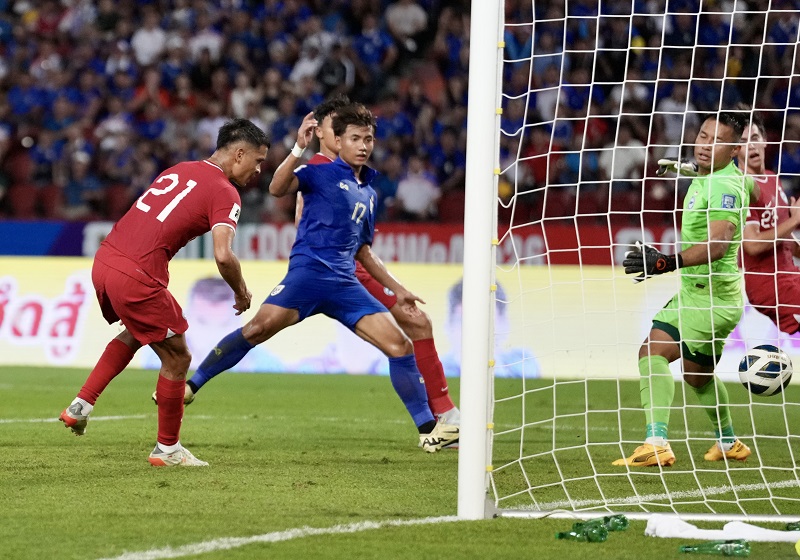 Thắng Singapore 3-1, Thái Lan vẫn bị loại khỏi vòng loại World Cup 2026 đầy cay đắng - Ảnh 1