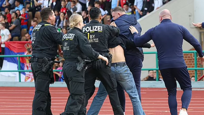CĐV gây hấn với cảnh sát, trận Anh – Serbia bị cảnh sát Đức ‘cho vào tầm ngắm’ trước thềm EURO 2024 - Ảnh 1