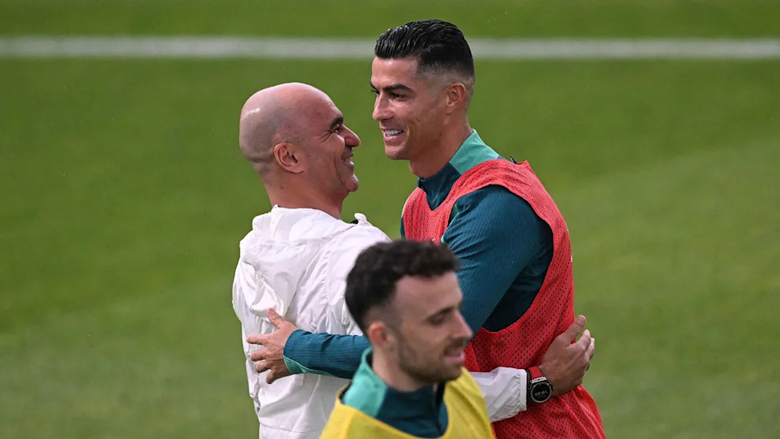 HLV tuyển Bồ Đào Nha: Ronaldo là không thể thay thế - Ảnh 1