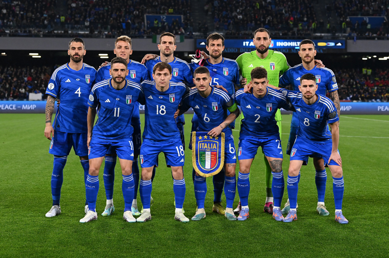 HLV tuyển Italia ban hành 5 điều cấm tại EURO 2024, bị ví 'biến đội bóng thành doanh trại quân đội' - Ảnh 1