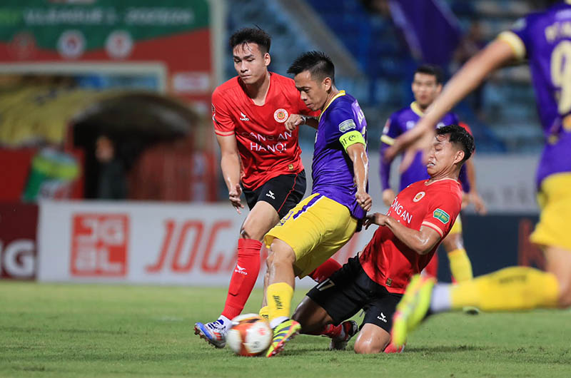 Hà Nội giành 3 điểm ở trận derby, Hải Phòng đánh bại Bình Dương - Ảnh 1