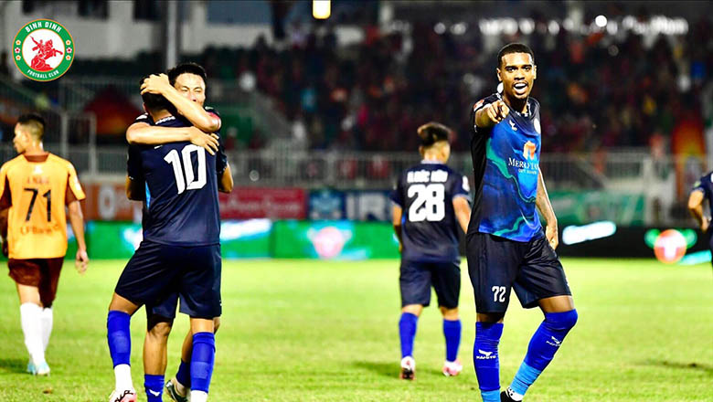 Sau vòng 23 V.League 2023/2024: Bình Định phả hơi nóng vào gáy Nam Định, Quảng Nam bứt khỏi nhóm cầm đèn đỏ - Ảnh 1