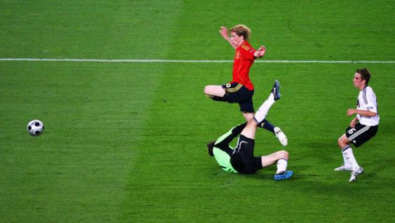 10 khoảnh khắc kinh điển trong lịch sử EURO (P2): Chàng trai mặt đỏ Arshavin hủy diệt Hà Lan, Ronaldo lên đỉnh châu Âu - Ảnh 3