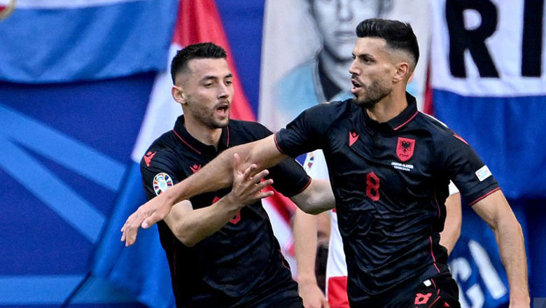 Tiền vệ Albania vừa ghi bàn vừa phản lưới, lập kỷ lục dị của bóng đá thế giới - Ảnh 1