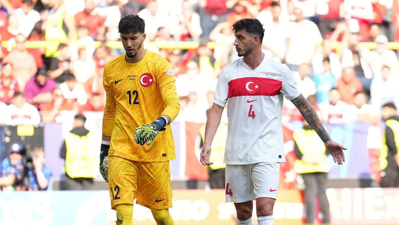 Thủ môn MU khiến ĐT Thổ Nhĩ Kỳ chịu bàn phản lưới tệ nhất EURO 2024  - Ảnh 1