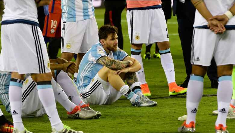 Lionel Messi: Giai thoại từ cậu bé còi cọc tới huyền thoại vĩ đại xứ Tango - Ảnh 3