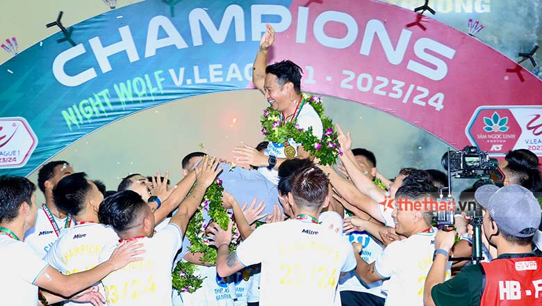 HLV Vũ Hồng Việt, Văn Toàn rạng rỡ trong lần đầu tiên vô địch V.League - Ảnh 8