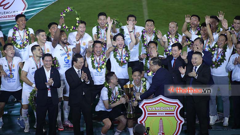HLV Vũ Hồng Việt, Văn Toàn rạng rỡ trong lần đầu tiên vô địch V.League - Ảnh 12
