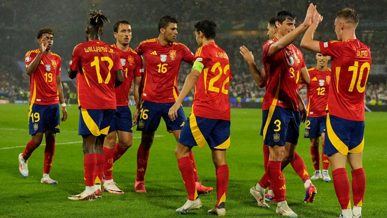 Vì sao các cầu thủ Tây Ban Nha không hát quốc ca trước trận đấu? - Ảnh 1