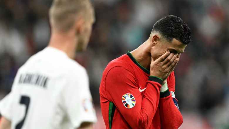 Ronaldo và kỳ EURO ác mộng: Penalty còn trượt, anh giải nghệ được rồi! - Ảnh 3