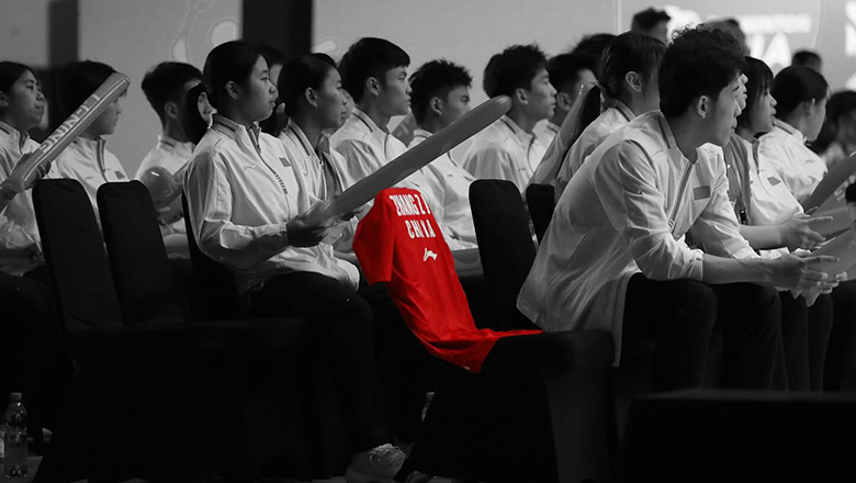 Tuyển cầu lông trẻ Trung Quốc giành HCV châu Á, tri ân đồng đội xấu số - Ảnh 1