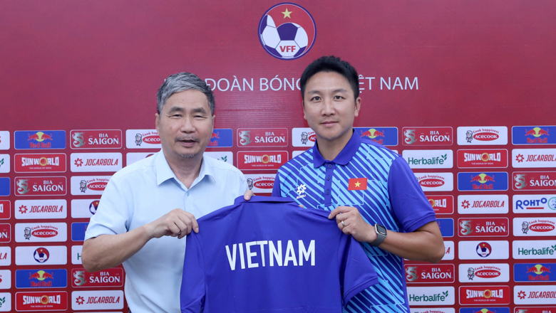 VFF chốt trợ lý mới cho HLV Kim Sang Sik, ký hợp đồng dài hạn cho mục tiêu AFF Cup và SEA Games - Ảnh 1