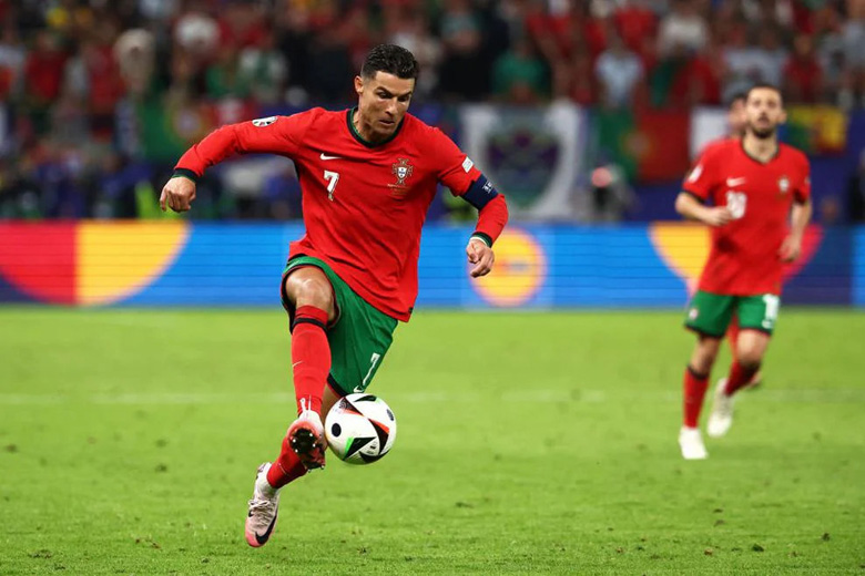 Ronaldo tịt ngòi, Bồ Đào Nha nhạt nhòa dừng bước - Ảnh 3