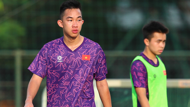 U19 Việt Nam đón cầu thủ Việt kiều về chuẩn bị cho giải U19 Đông Nam Á 2024 - Ảnh 2