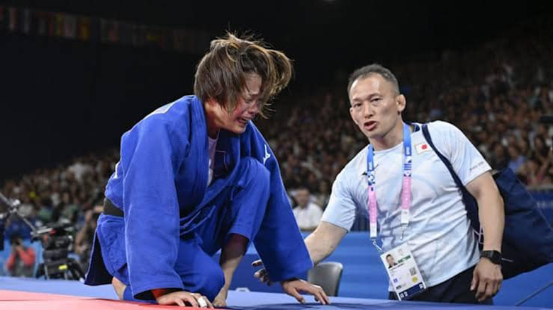 Võ sĩ Judo hàng đầu Nhật Bản thất thần vì trắng tay ở Olympic Paris 2024 - Ảnh 2