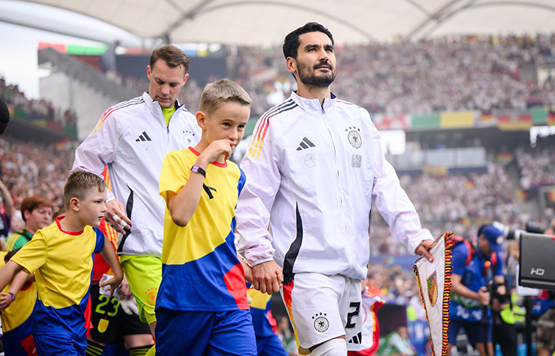 Ilkay Gundogan chính thức nối gót Toni Kroos và Thomas Muller giã từ ĐT Đức - Ảnh 1