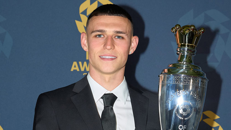 Phil Foden nhận giành Cầu thủ xuất sắc nhất năm của PFA - Ảnh 1