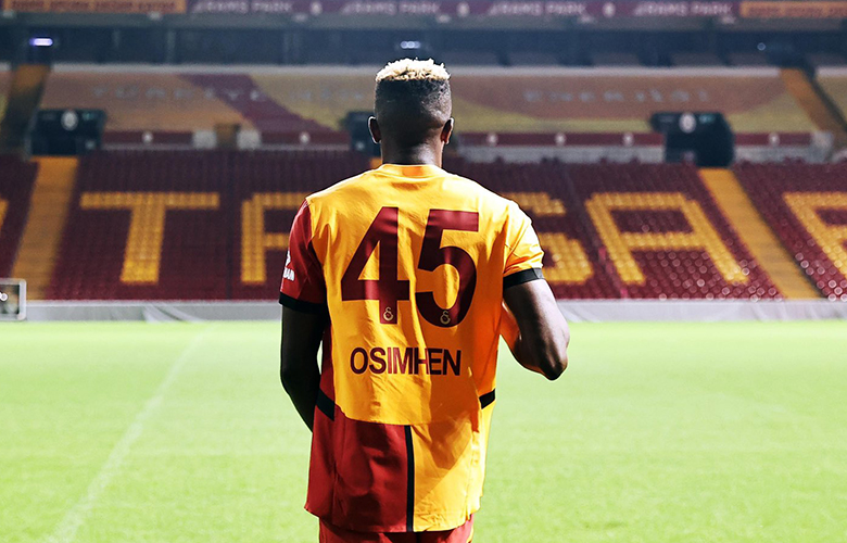 Osimhen chính thức gia nhập Galatasaray, mặc số áo 'thương hiệu' của Balotelli - Ảnh 1