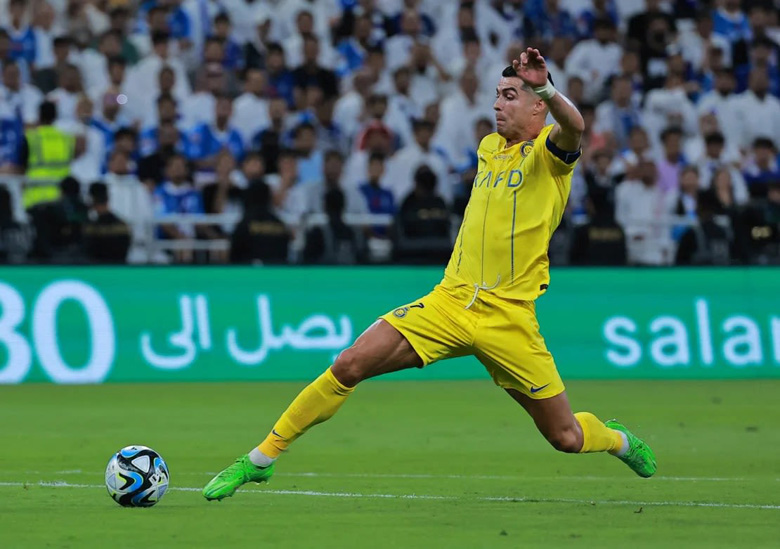 Ronaldo 'mất tích' trong ngày Al Nassr hút chết trên sân nhà - Ảnh 2