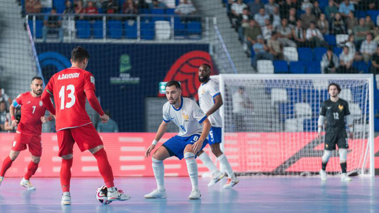 Bê bối rúng động ở World Cup Futsal 2024: Pháp và Iran ‘diễn trò’ để né ngôi đầu bảng - Ảnh 1