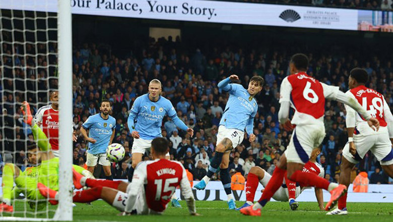 Kết quả bóng đá Man City vs Arsenal: Thẻ đỏ nghiệt ngã, kịch tính phút bù giờ - Ảnh 1