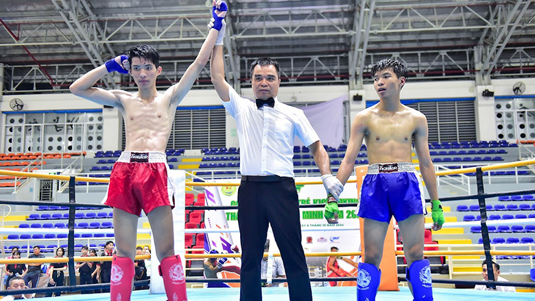 240 VĐV tham dự Giải vô địch và trẻ Kickboxing TPHCM 2024 - Ảnh 1