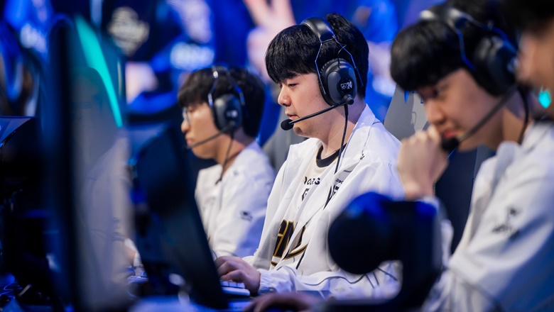 Chung kết Thế giới 2024: Ngược dòng trước Hanwha Life Esports, GenG vào tứ kết - Ảnh 1