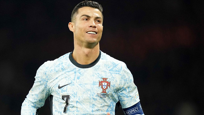 Ronaldo kiếm tiền số 1 thế giới bóng đá, gấp đôi Messi trong năm 2024 - Ảnh 2