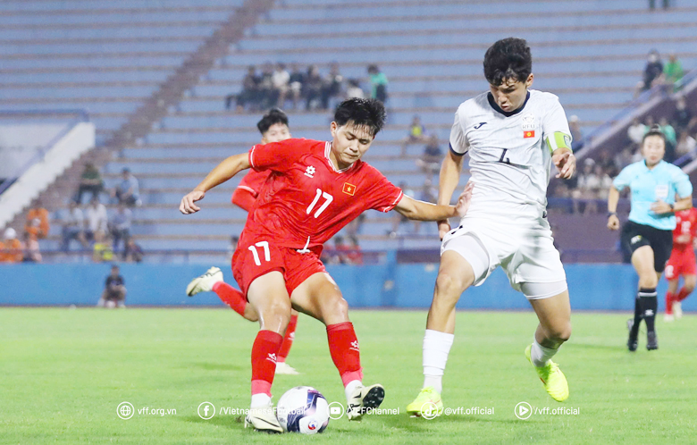 HLV Cristiano Roland tiếc vì U17 Việt Nam không thể thắng Kyrgyzstan - Ảnh 1