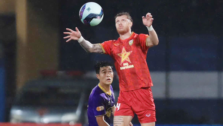 Hà Nội bị Hà Tĩnh cầm hoà, nhóm đầu bảng V.League căng như dây đàn - Ảnh 1