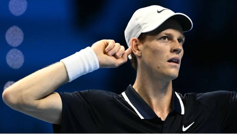 Sinner thắng Fritz, tiến sát tấm vé bán kết ATP Finals 2024 - Ảnh 1