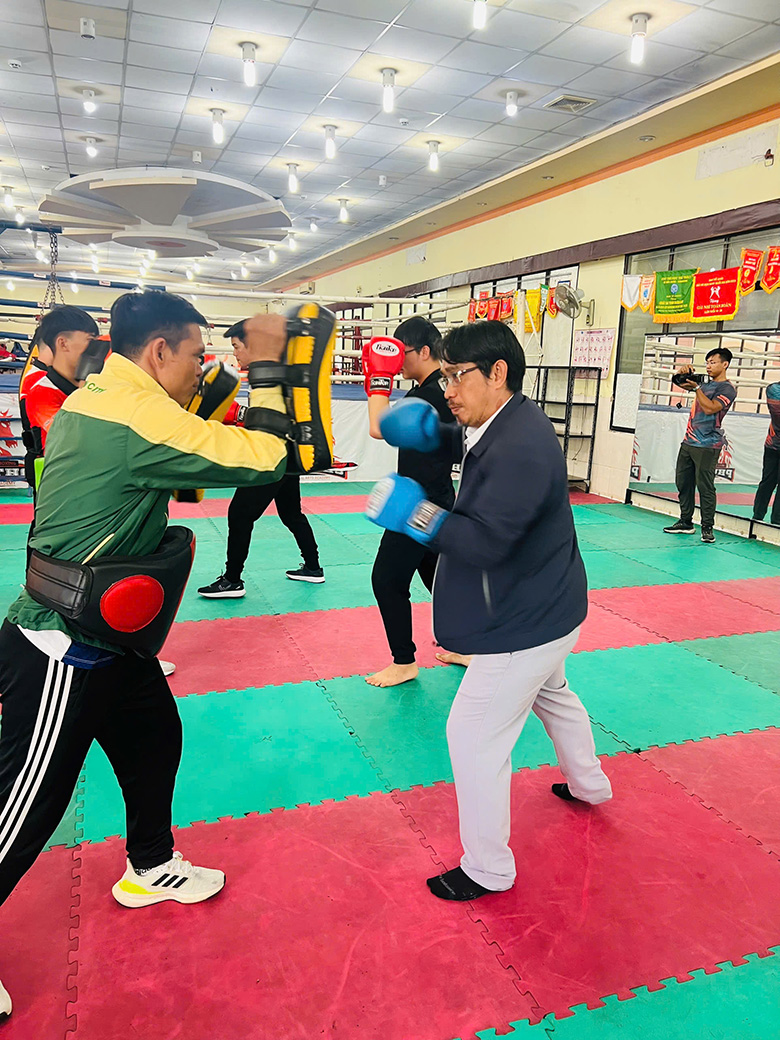 Học viện Muay Kickboxing TPHCM chia sẻ cùng sinh viên UMT về mô hình vận hành DN thể thao - Ảnh 2