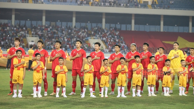 Vé xem ĐT Việt Nam đá ASEAN Cup 2024 trên sân Việt Trì giá bao nhiêu? - Ảnh 1