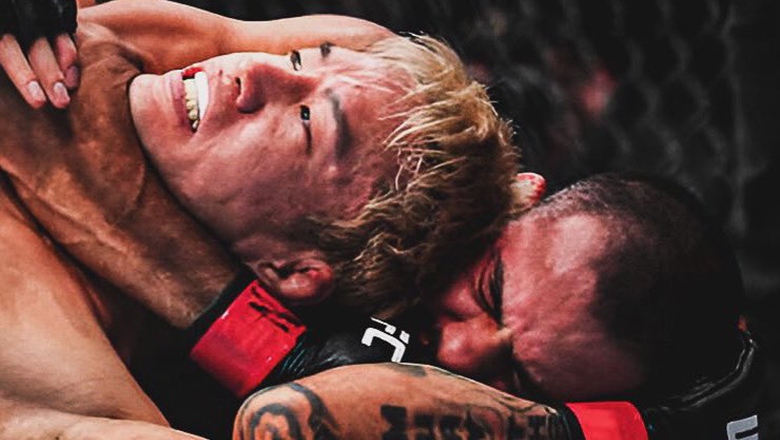 Alexandre Pantoja hạ Kai Asakura, bảo vệ thành công đai vô địch UFC - Ảnh 1