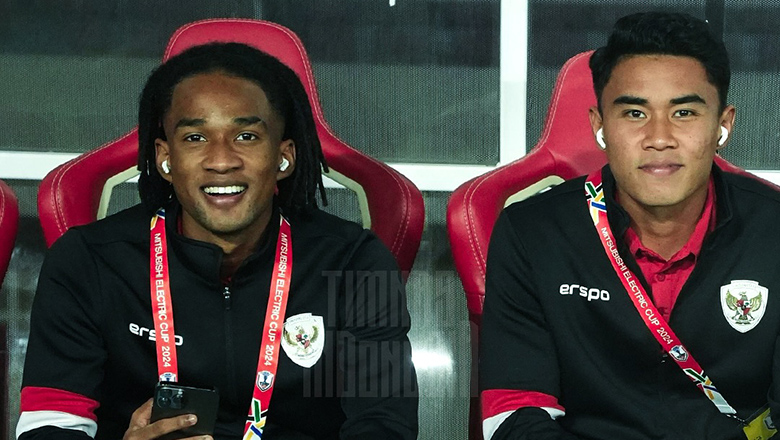 Kaka, Ronaldo ngồi dự bị trong trận đấu giữa Indonesia và Lào - Ảnh 2