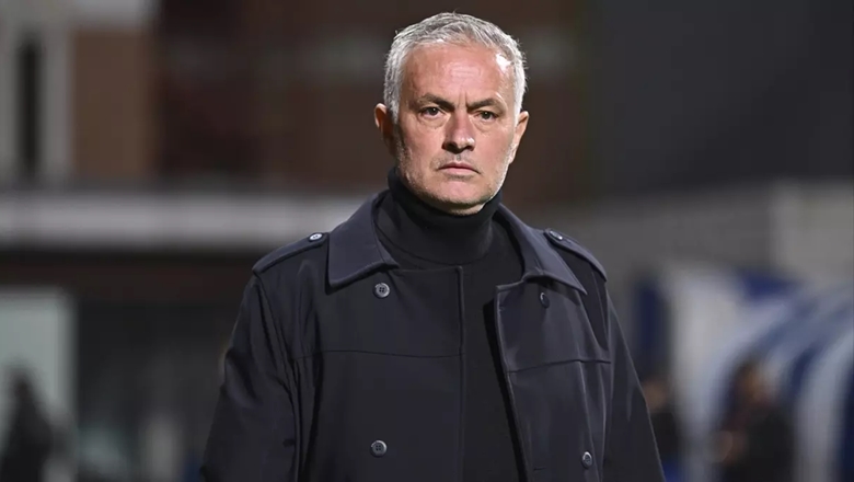 Người hâm mộ lo lắng vì Jose Mourinho sắp lên bàn mổ - Ảnh 1