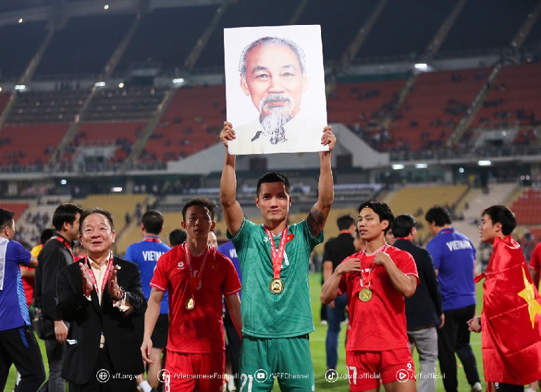 Đình Triệu không dám mơ có ngày cùng ĐT Việt Nam vô địch ASEAN Cup 2024 - Ảnh 1