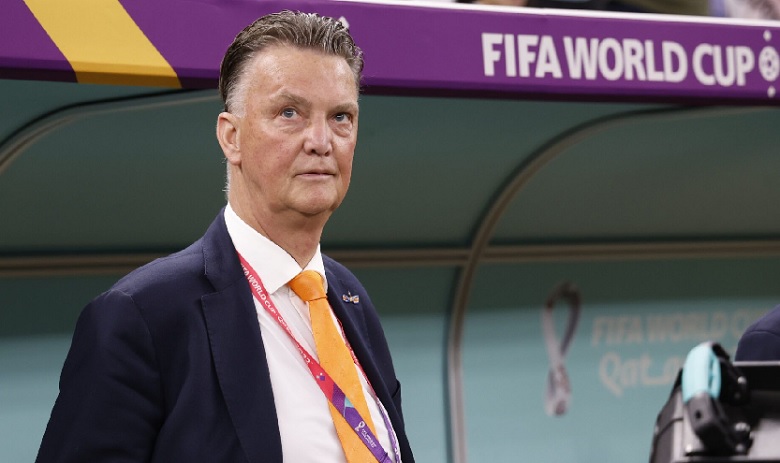 Sau Kluivert, Indonesia tiếp tục gây sốc với Louis van Gaal - Ảnh 1