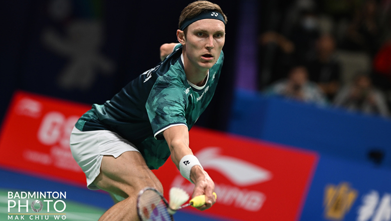 Viktor Axelsen bị loại sốc tại vòng 1 Malaysia Mở rộng 2025 - Ảnh 1