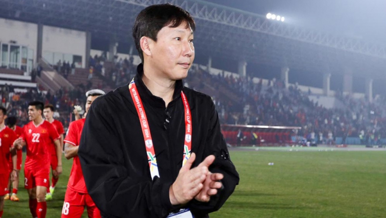 HLV Kim Sang Sik: Chức vô địch ASEAN Cup 2024 giúp sự nghiệp của tôi 'tái sinh' - Ảnh 1