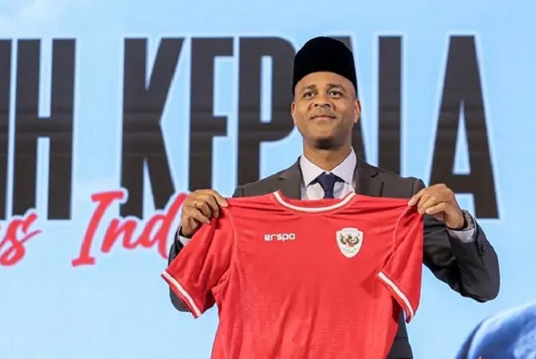 Kluivert khen Shin Tae Yong, tự tin sẽ đưa Indonesia dự World Cup - Ảnh 1