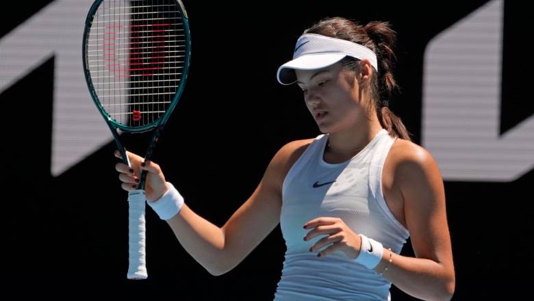 Raducanu thua ‘muối mặt’ trước Swiatek, Naomi Osaka bị loại sớm ở Úc Mở rộng - Ảnh 2