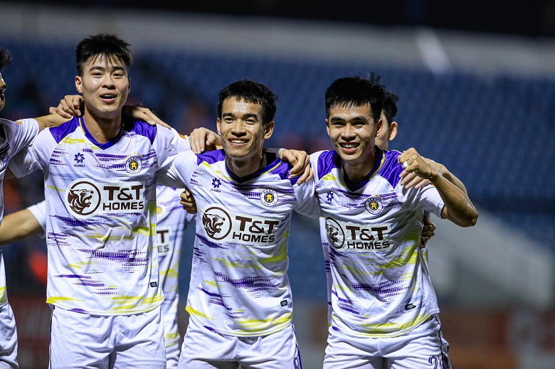 Thể Công Viettel hạ Nam Định, cùng Hà Nội FC áp sát ngôi đầu V.League 2024/25 - Ảnh 2