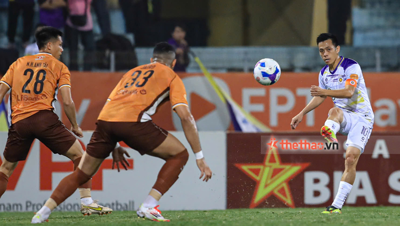 Tuấn Hải đá hỏng penalty, Hà Nội FC lần đầu sau 13 năm thua HAGL ở Hàng Đẫy - Ảnh 2