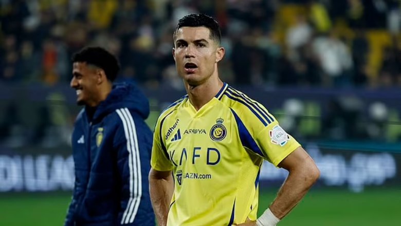 Ronaldo giận ra mặt khi bị VAR hủy bàn thắng - Ảnh 1