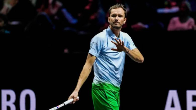 Medvedev thua sốc ở vòng 2 Rotterdam Open, phong độ đáng báo động - Ảnh 1